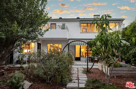 4966 Ambrose Ave, Los Angeles, CA 90027