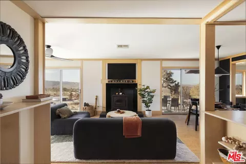 Living - 59489 Onaga Trl, Joshua Tree, CA 92252 photo 4 of 4