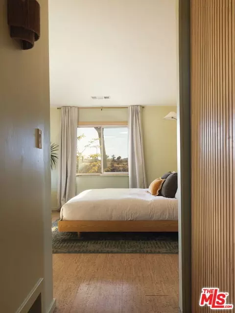 Bedroom - 59489 Onaga Trl, Joshua Tree, CA 92252 photo 5 of 7
