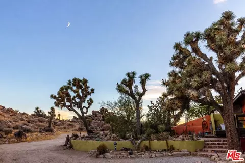 Exterior - 59489 Onaga Trl, Joshua Tree, CA 92252 photo 10 of 10