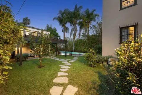 1116 S Highland Ave, Los Angeles, CA 90019