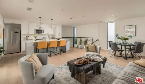 4136 Normal Ave, Los Angeles, CA 90029