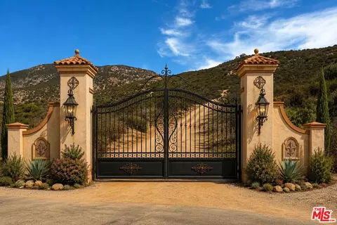 35306 Lake Summit Dr, Temecula, CA 92592 photo 3