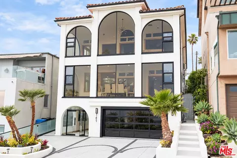 147 Napoleon St, Playa Del Rey, CA 90293