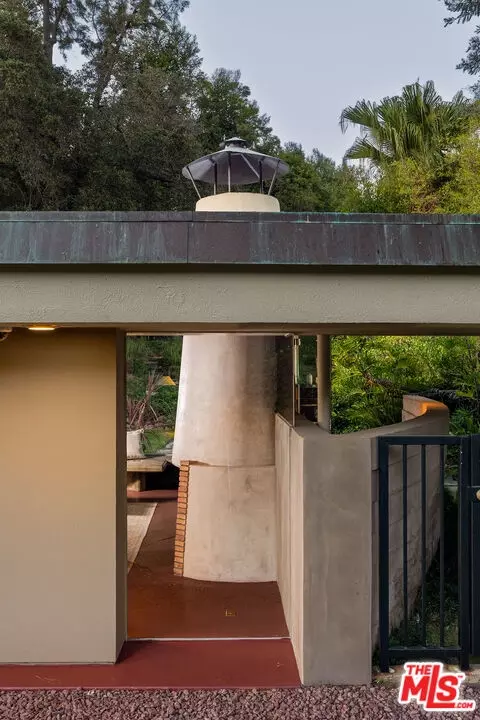 780 Laguna Rd, Pasadena, CA 91105 photo 32