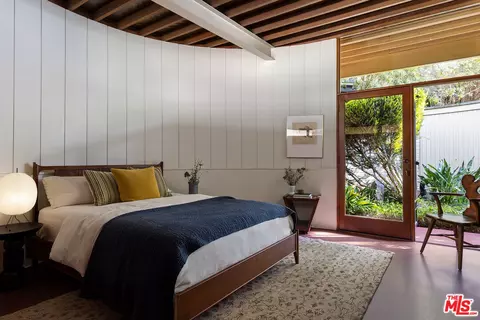 Bedroom - 780 Laguna Rd, Pasadena, CA 91105 photo 4 of 5