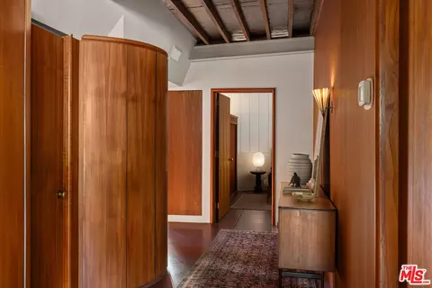 Entry Way - 780 Laguna Rd, Pasadena, CA 91105 photo 5 of 7