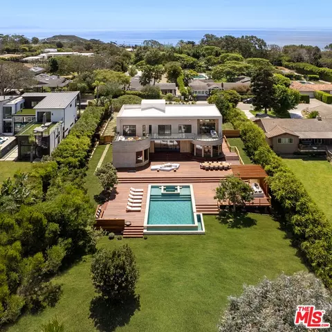 29329 Bluewater Rd, Malibu, CA 90265