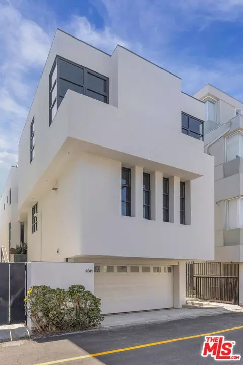 Exterior - 2311 Ocean Front Walk, Venice, CA 90291 photo 2 of 5
