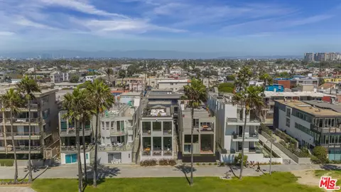 View/Area - 2311 Ocean Front Walk, Venice, CA 90291 photo 4 of 4