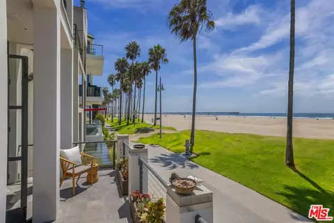Exterior - 2311 Ocean Front Walk, Venice, CA 90291 photo 3 of 5