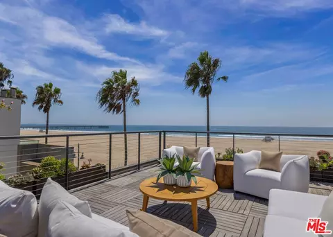Exterior - 2311 Ocean Front Walk, Venice, CA 90291 photo 4 of 5