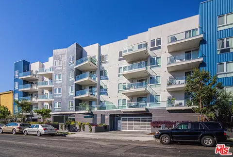 105 S Mariposa Ave #203, Los Angeles, CA 90004