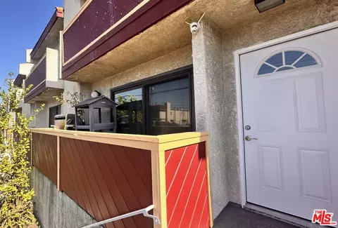 15554 Parthenia St #8, North Hills, CA 91343