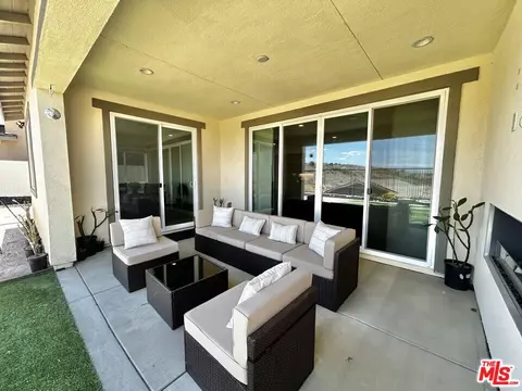 Exterior - 39186 Pinto Ct, Palmdale, CA 93551 photo 6 of 14