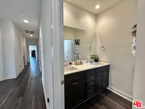 Entry Way - 39186 Pinto Ct, Palmdale, CA 93551 photo 5 of 9