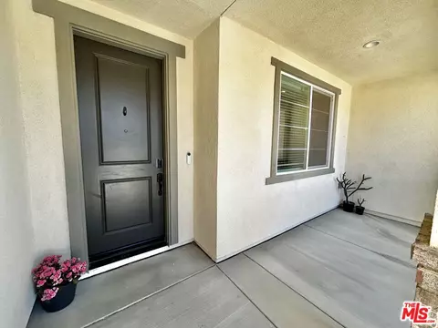 Exterior - 39186 Pinto Ct, Palmdale, CA 93551 photo 3 of 14
