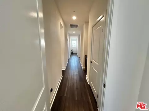 Entry Way - 39186 Pinto Ct, Palmdale, CA 93551 photo 7 of 9