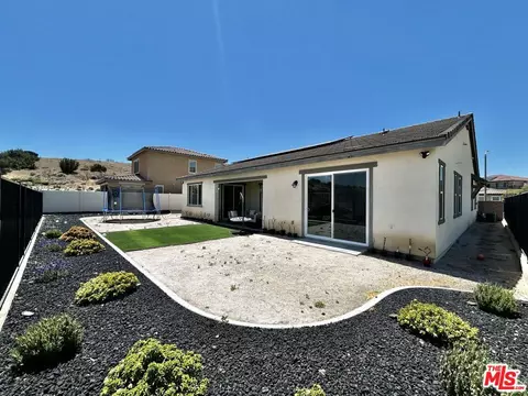Exterior - 39186 Pinto Ct, Palmdale, CA 93551 photo 7 of 14