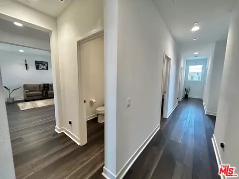 Entry Way - 39186 Pinto Ct, Palmdale, CA 93551 photo 4 of 9