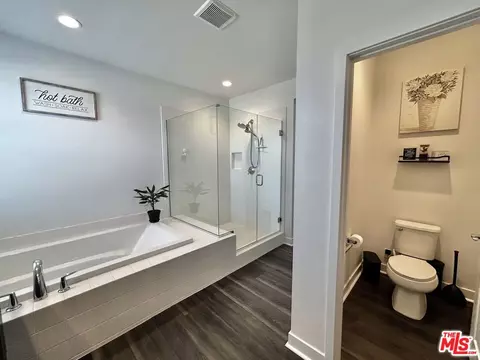 Bath - 39186 Pinto Ct, Palmdale, CA 93551 photo 4 of 5