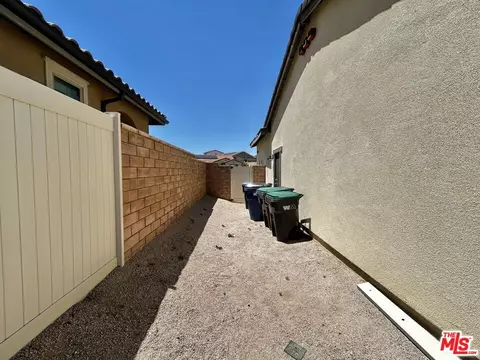 Exterior - 39186 Pinto Ct, Palmdale, CA 93551 photo 14 of 14