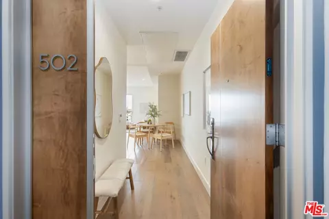 105 S Mariposa Ave #502, Los Angeles, CA 90004