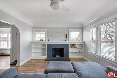 2051 W 78th Pl, Los Angeles, CA 90047