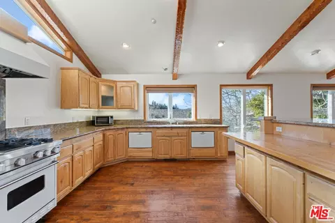 Kitchen - 595 Elder Dr, Cedar Glen, CA 92321 photo 3 of 5