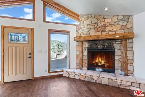 Living - 595 Elder Dr, Cedar Glen, CA 92321 photo 2 of 6
