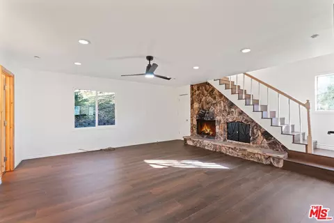 Living - 595 Elder Dr, Cedar Glen, CA 92321 photo 5 of 6