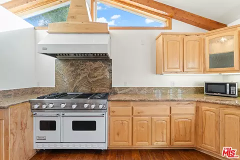 Kitchen - 595 Elder Dr, Cedar Glen, CA 92321 photo 2 of 5