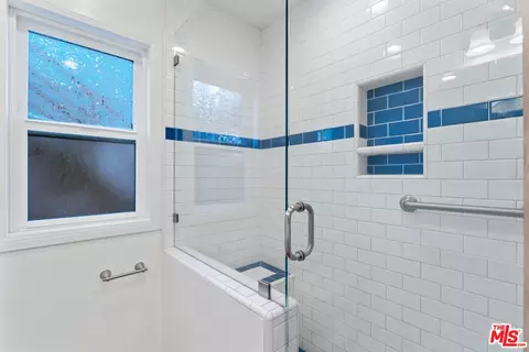 Bath - 595 Elder Dr, Cedar Glen, CA 92321 photo 2 of 7