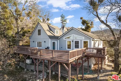 595 Elder Dr, Cedar Glen, CA 92321