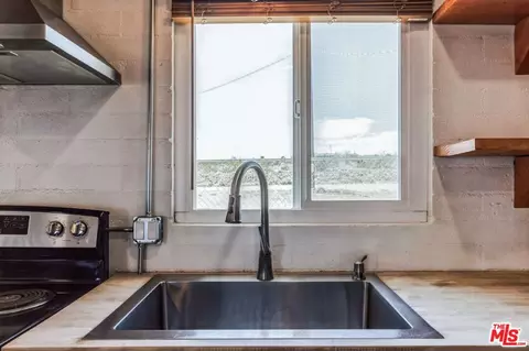 Kitchen - 1866 Old Woman Springs Rd, Landers, CA 92285 photo 4 of 6