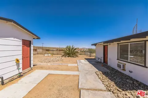 Exterior - 1866 Old Woman Springs Rd, Landers, CA 92285 photo 3 of 6
