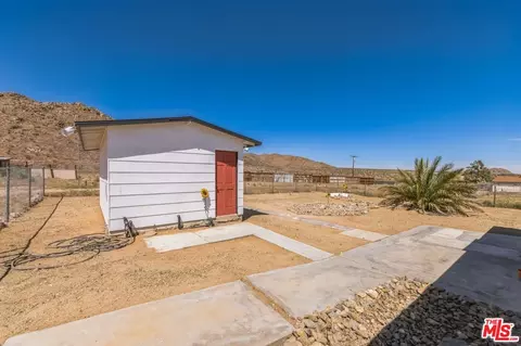 Exterior - 1866 Old Woman Springs Rd, Landers, CA 92285 photo 4 of 6