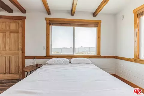 Bedroom - 1866 Old Woman Springs Rd, Landers, CA 92285 photo 5 of 5