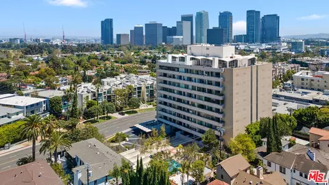 1333 S Beverly Glen Blvd #403, Los Angeles, CA 90024