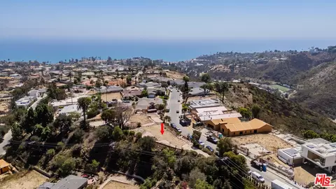 922 Enchanted Way, Pacific Palisades, CA 90272