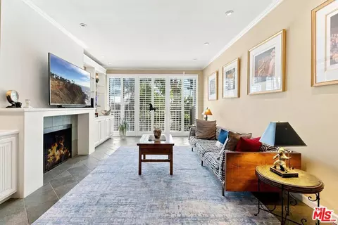 8455 Fountain Ave #206, West Hollywood, CA 90069