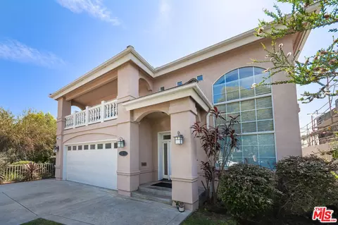 12610 Bonaparte Ave, Los Angeles, CA 90066