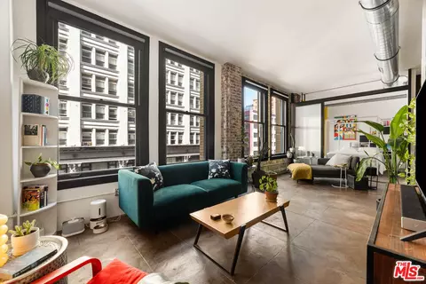 215 W 7th St #407, Los Angeles, CA 90014