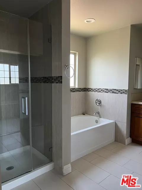 Bath - 9124 Florence Ave, Downey, CA 90240 photo 1 of 1