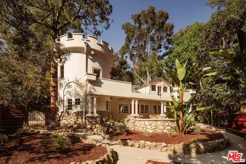8337 Lookout Mountain Ave, Los Angeles, CA 90046