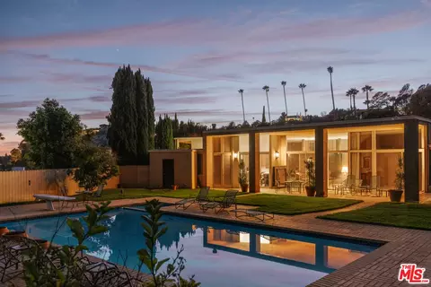1058 N Hillcrest Rd, Beverly Hills, CA 90210