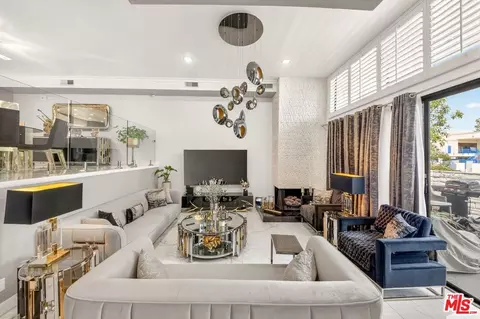5305 White Oak Ave #F, Encino, CA 91316