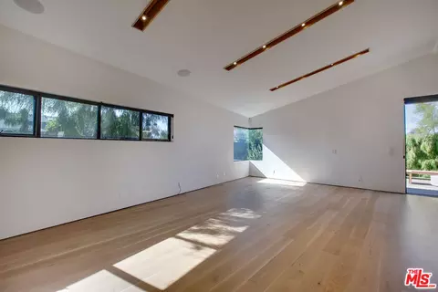 Bedroom - 800 Seventh Ave, Venice, CA 90291 photo 1 of 3