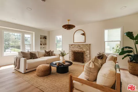 1707 Westerly Ter, Los Angeles, CA 90026