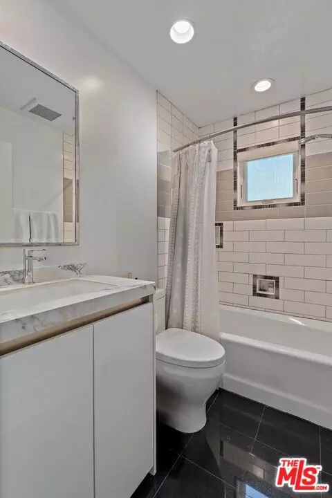 Bath - 10 26th Ave, Venice, CA 90291 photo 6 of 6
